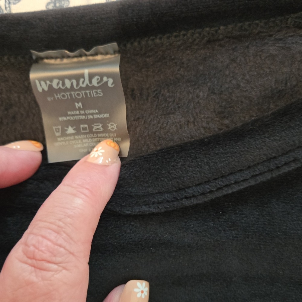 NWT Womens Wander by Hottotties Vicky Velour Black Long Sleeve. Size Medium. - Picture 3 of 7